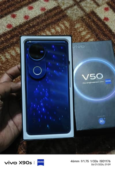 Vivo V50
