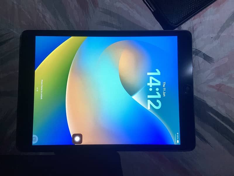 iPad 9th Generation Cellular + Wi-Fi 1