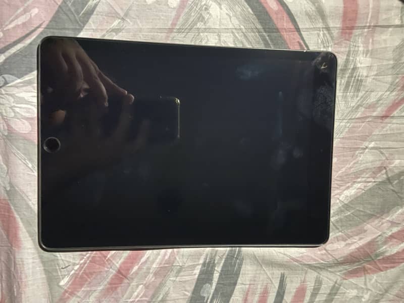 iPad 9th Generation Cellular + Wi-Fi 2