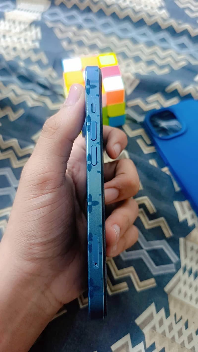 Apple iPhone 14 4