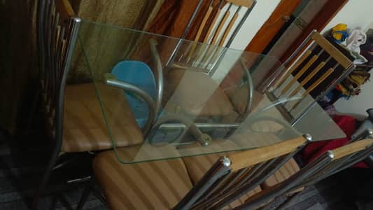 dining table for sale. 17000