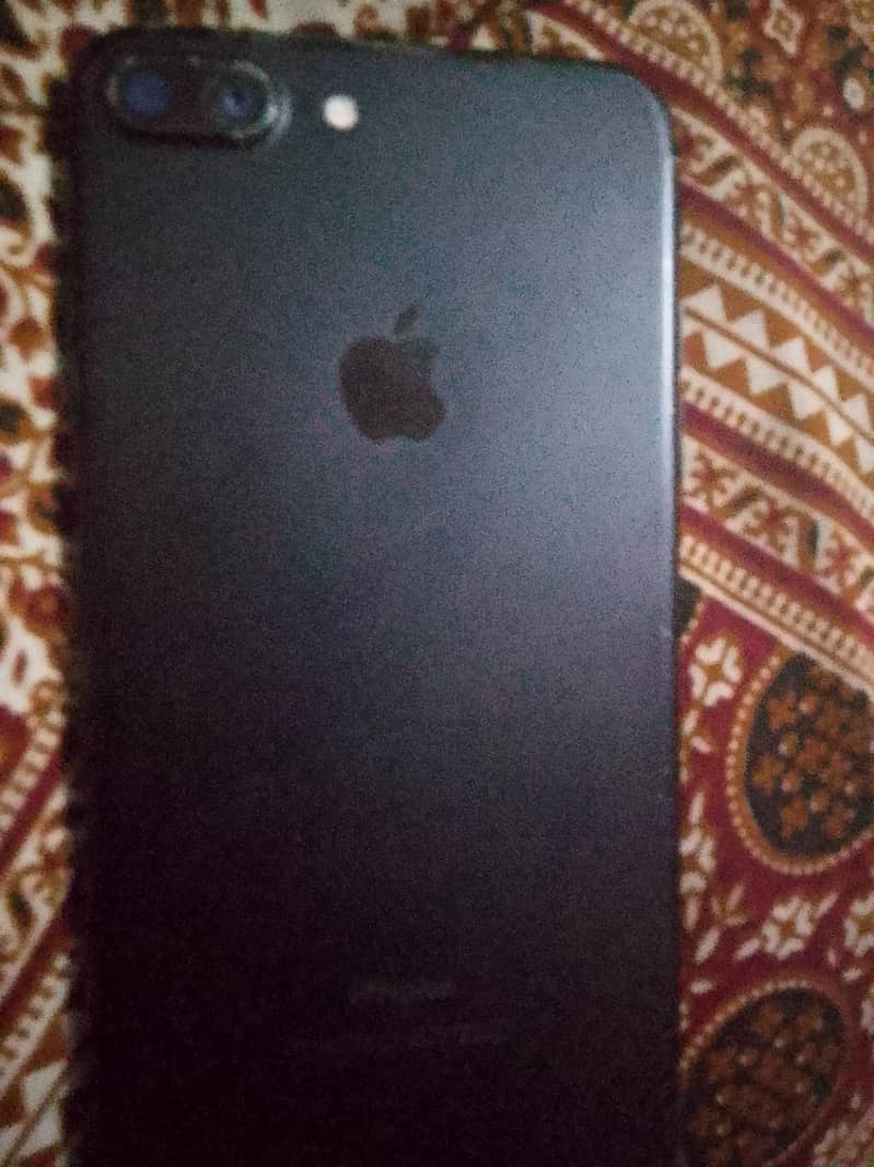 Apple iPhone 7 Plus 6