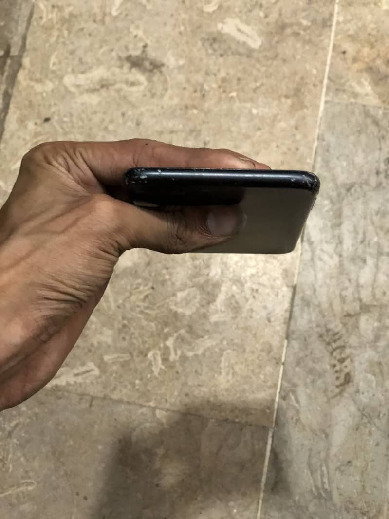 Apple iPhone 7 Plus 0