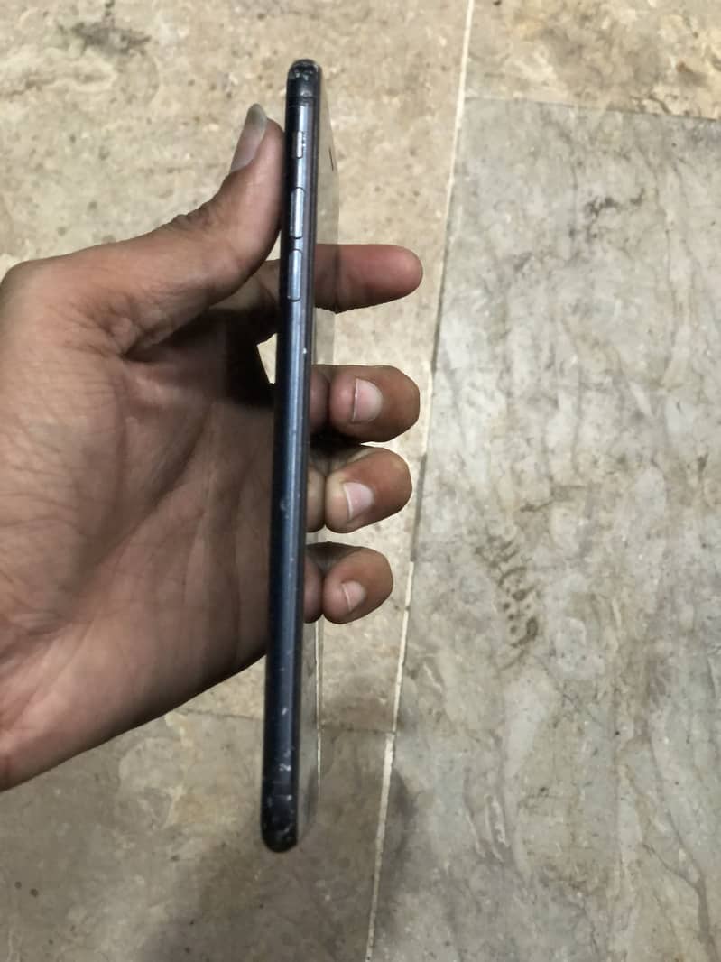 Apple iPhone 7 Plus 4