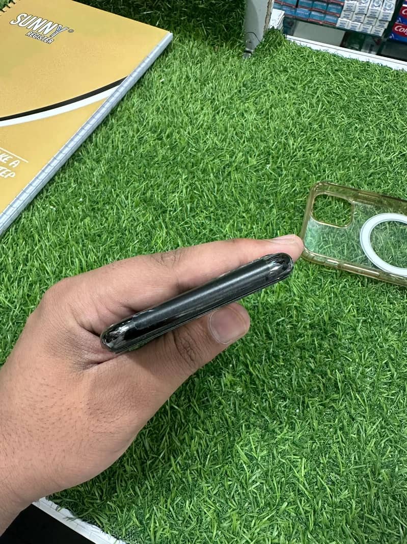 iPhone 11 Pro 1