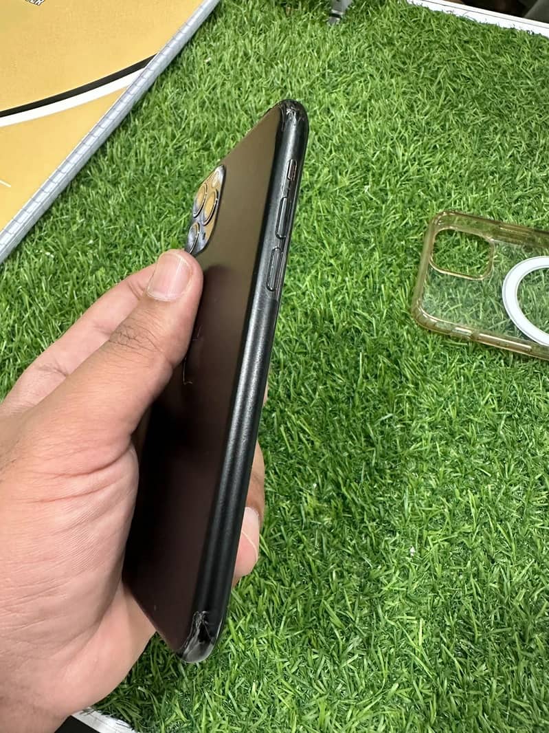 iPhone 11 Pro 3
