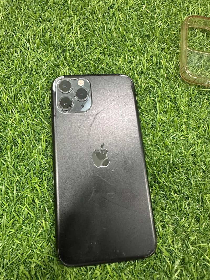 iPhone 11 Pro 4