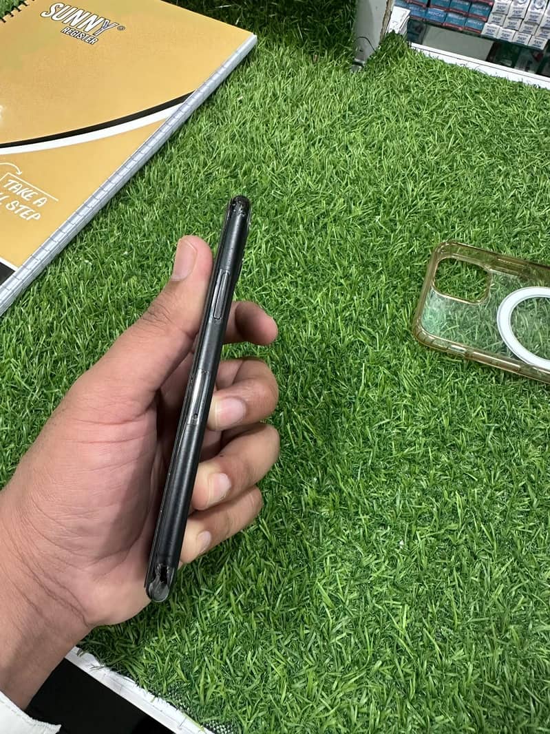iPhone 11 Pro 5