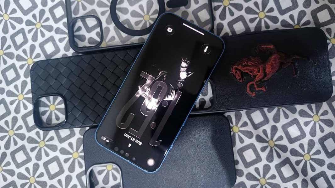 Apple iPhone 13 mini 1