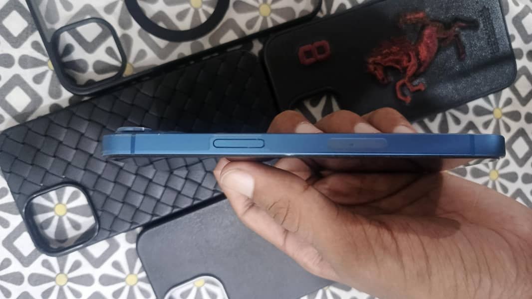 Apple iPhone 13 mini 2
