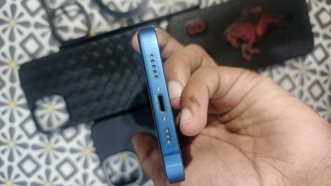 Apple iPhone 13 mini 3