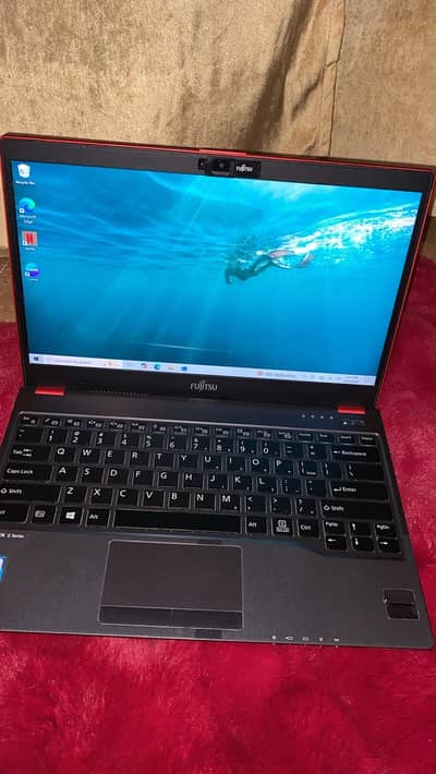 Fujitsu Ci5 7th Pro Ci5 Touch screen Slightly negotiable