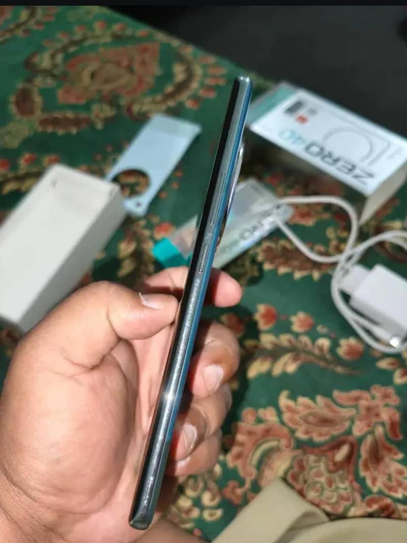 Infinix Zero 40 6