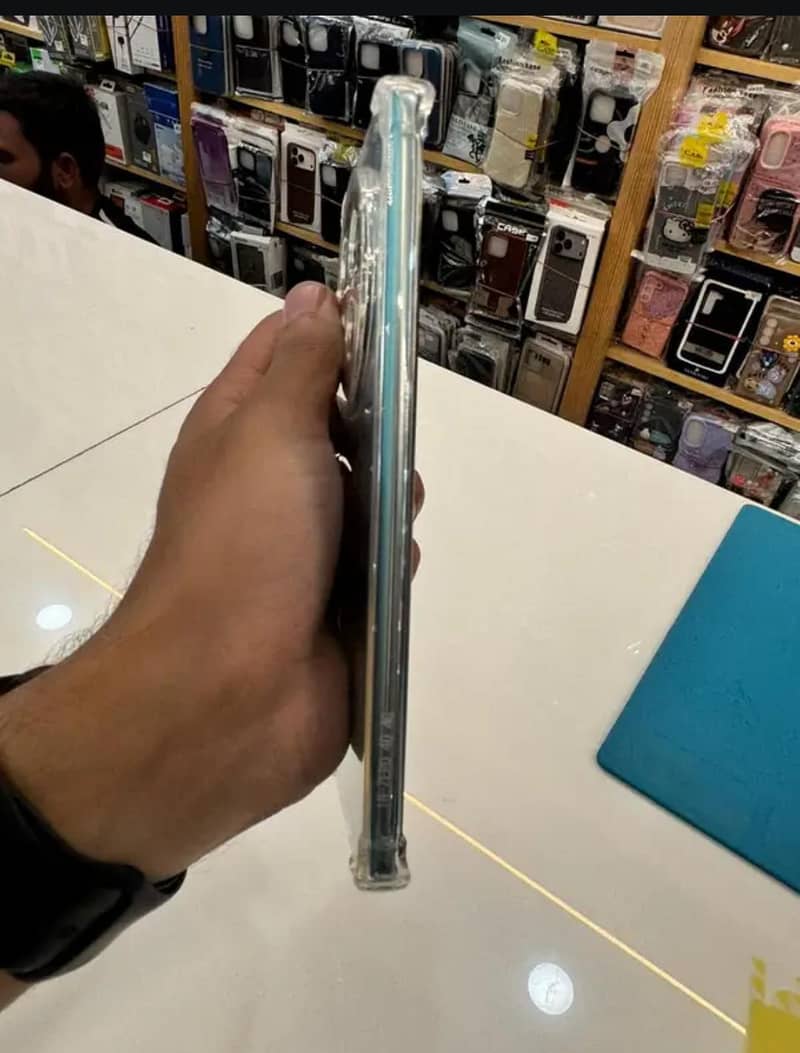 Infinix Zero 40 9