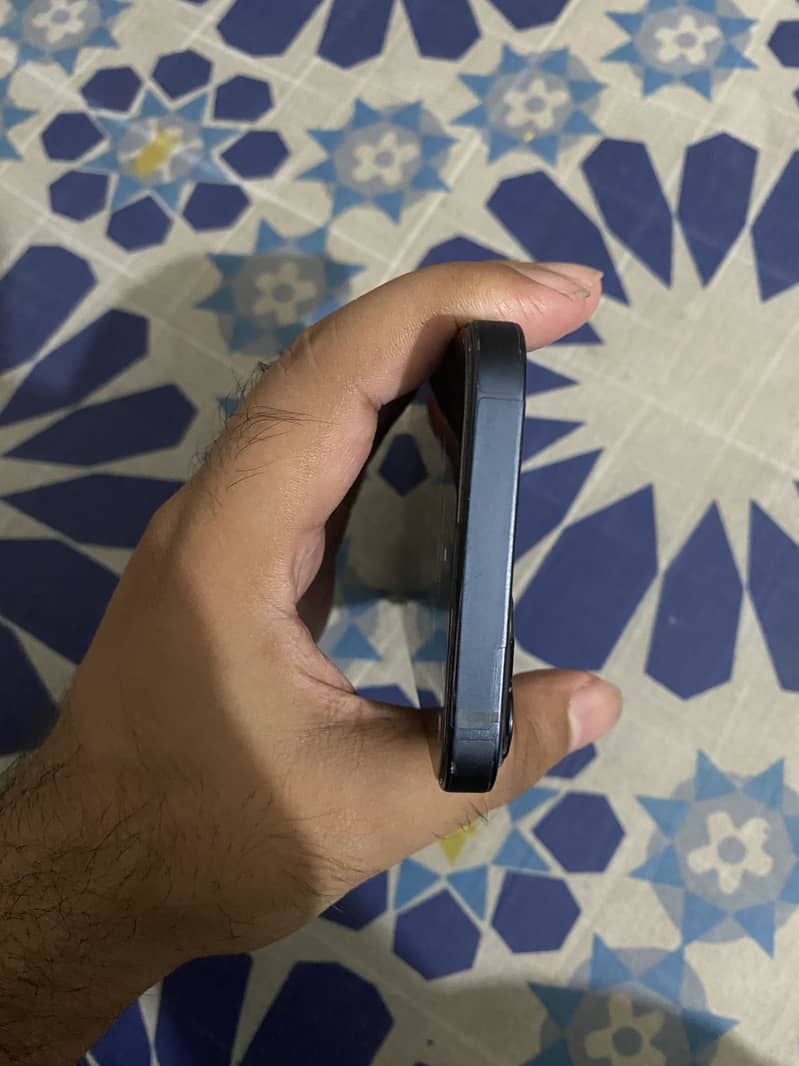 Iphone 13 JV 5