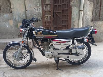 Honda 125 self start condition 10/10  03204367833/ 03124775596