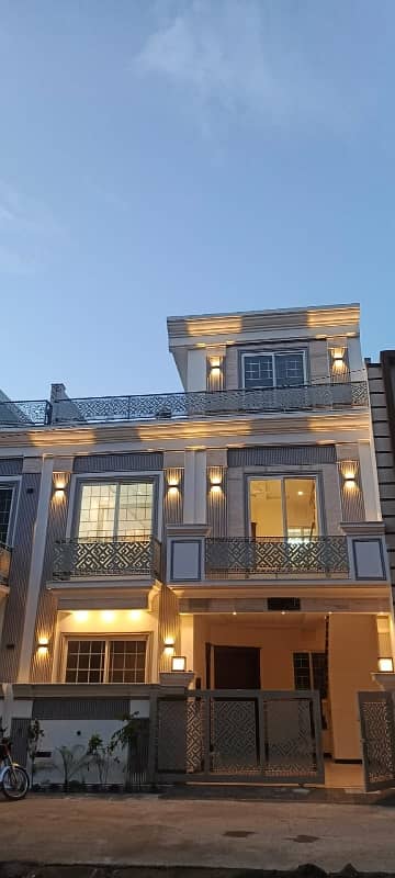 Very Prime Located Brand New Luxurious 5 Marla House For Sell In Gulraiz