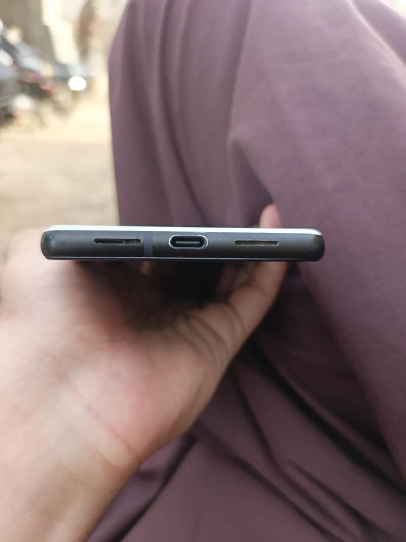Google Pixel 6 4