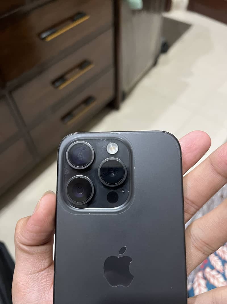 Apple iPhone 15 Pro 0