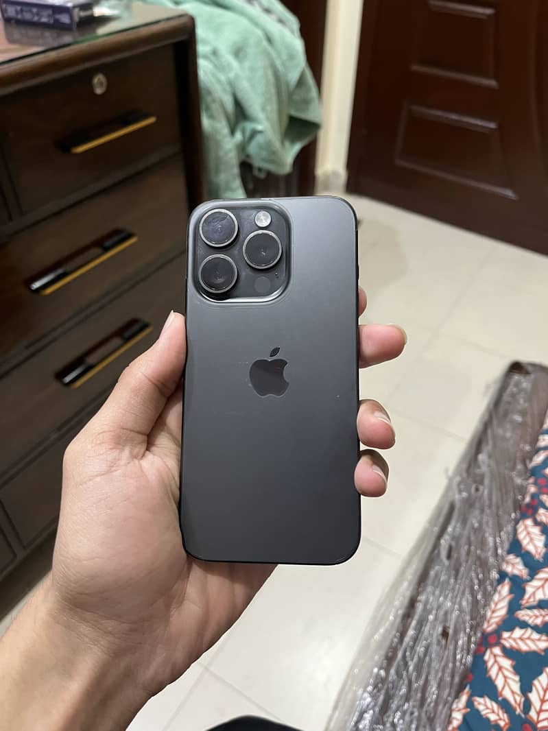 Apple iPhone 15 Pro 2
