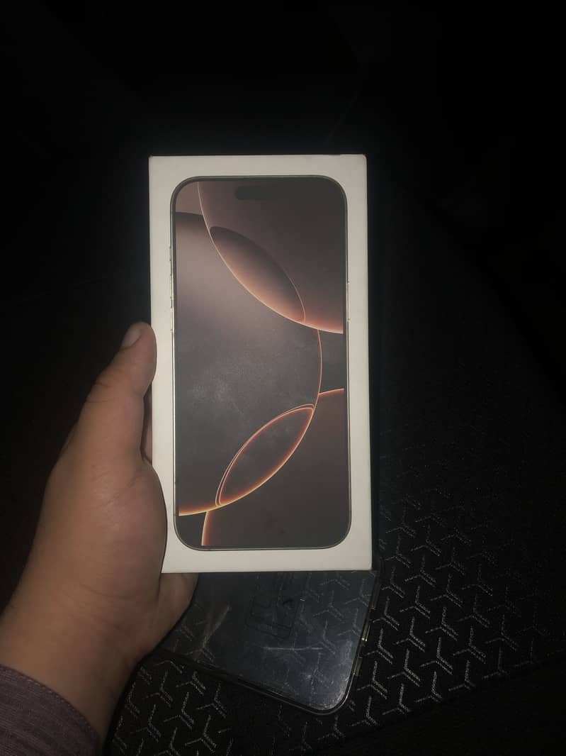 iPhone  16 pro max 1