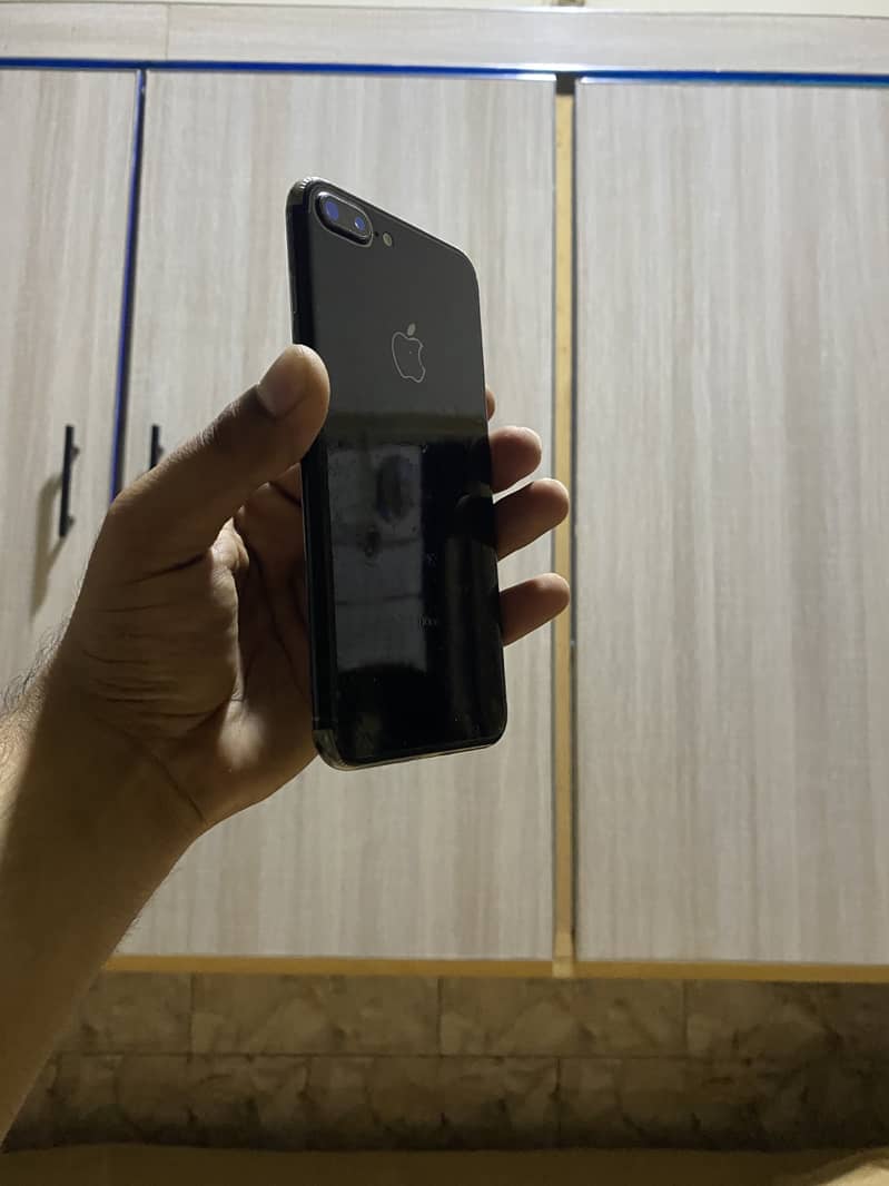 Apple iPhone 7 Plus 2