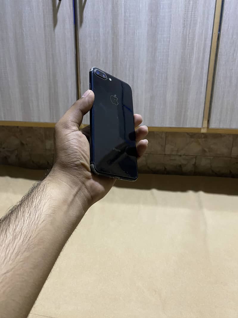 Apple iPhone 7 Plus 3