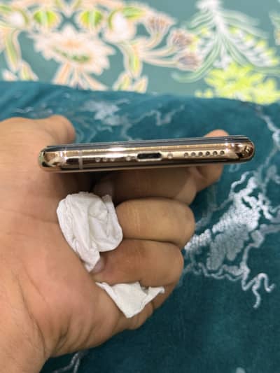 Apple iPhone XS pta approved 256gb urgent for sale Contact 03185019273