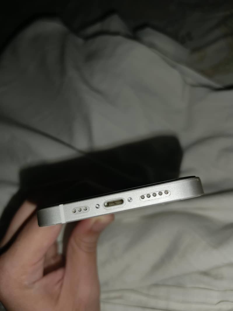 Apple iPhone 12 3