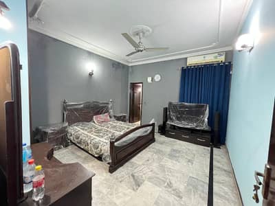 8 MARLA UPPER PORTION OF RENT IN MILITARY ACCOUNT COLLEGE ROAD LAHORE