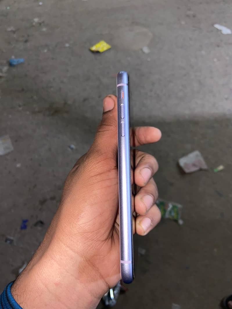 Apple iPhone 11 6