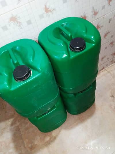 Water fiber plastic gallon 25-30 litter capacity