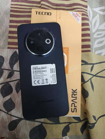 Tecno SPARK 30C complet box