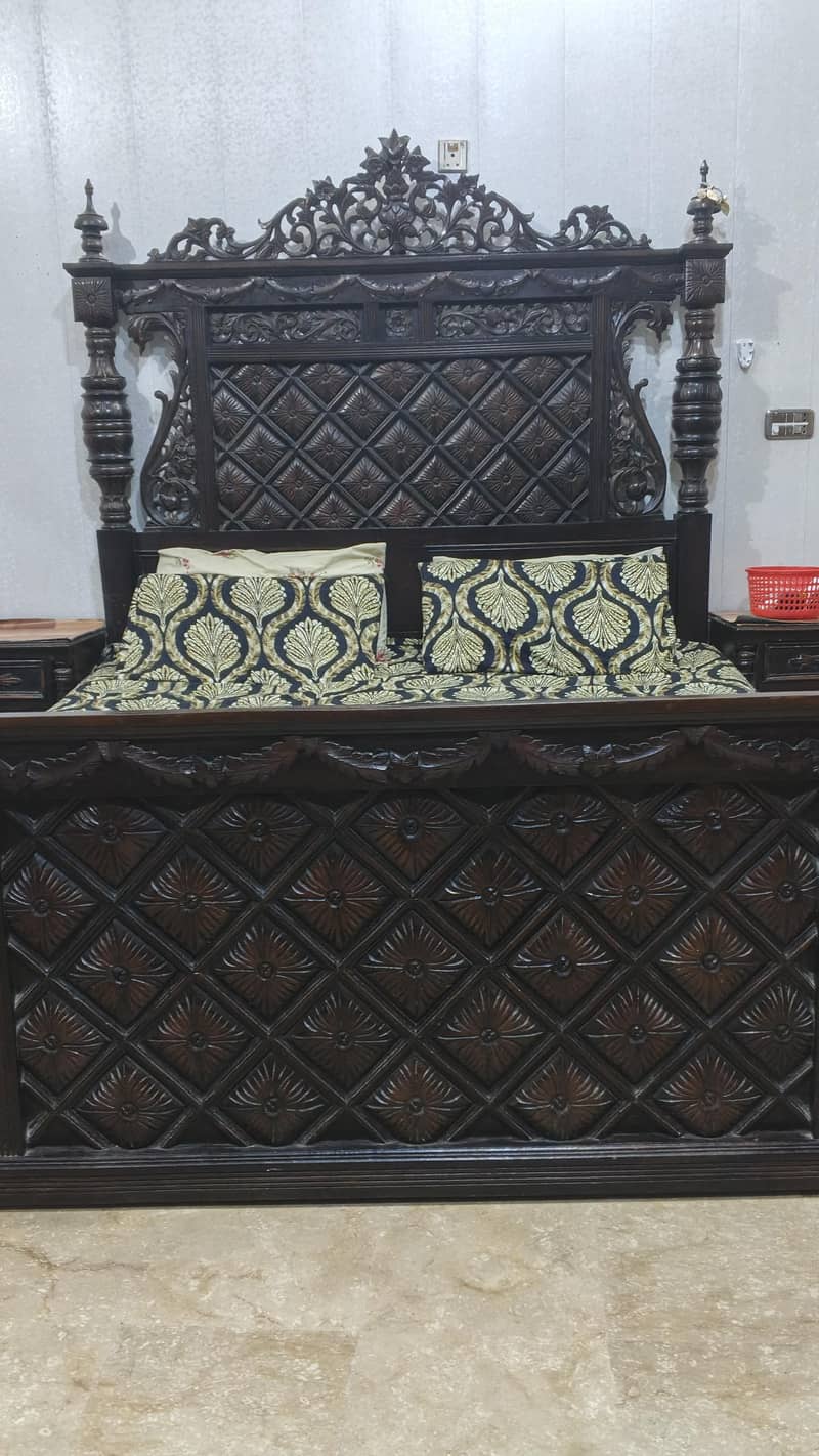 KING SIZE BED SIDE TABLE DRESSING TABLE 2