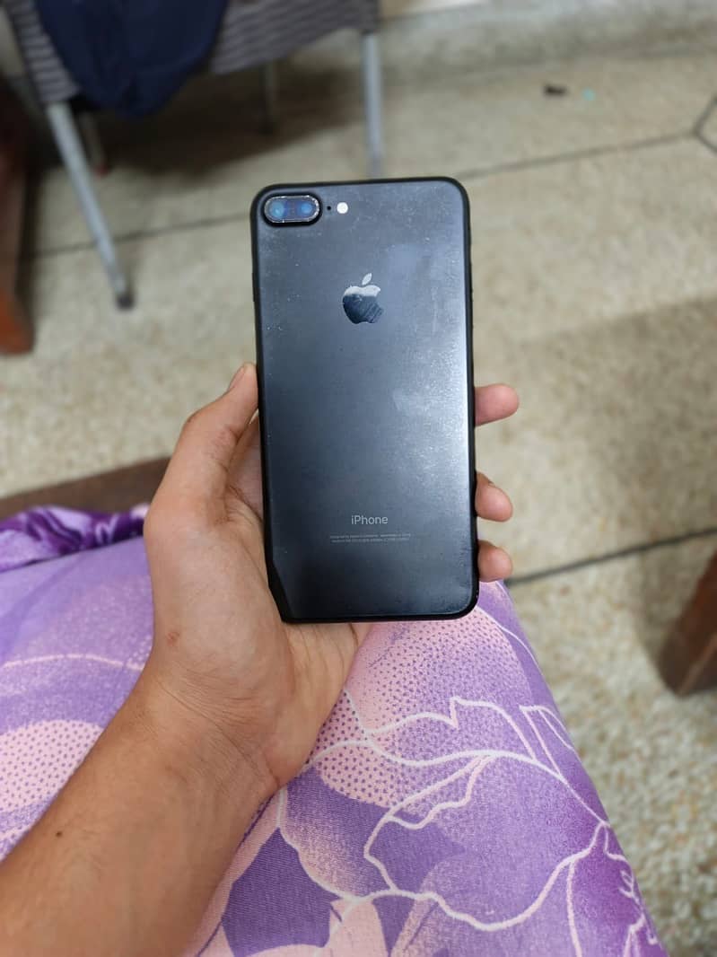 Apple iPhone 7 Plus 2