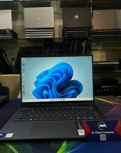 YOGA 15th Gen Ultra 7 OLED Touchscreen 14’’