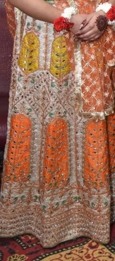 mehndi lehnga