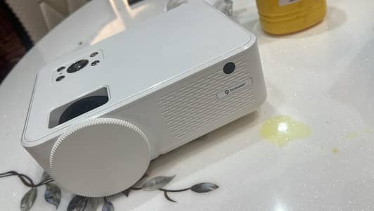 projector for Sal only one time use emrcan import only box open