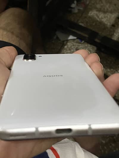 Sharp Aquos R3