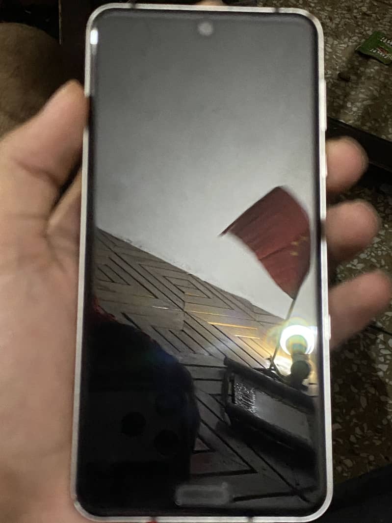 Sharp Aquos R3 7
