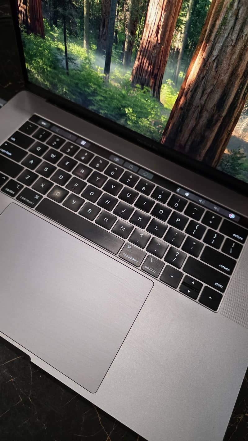 macbook pro 2018 2