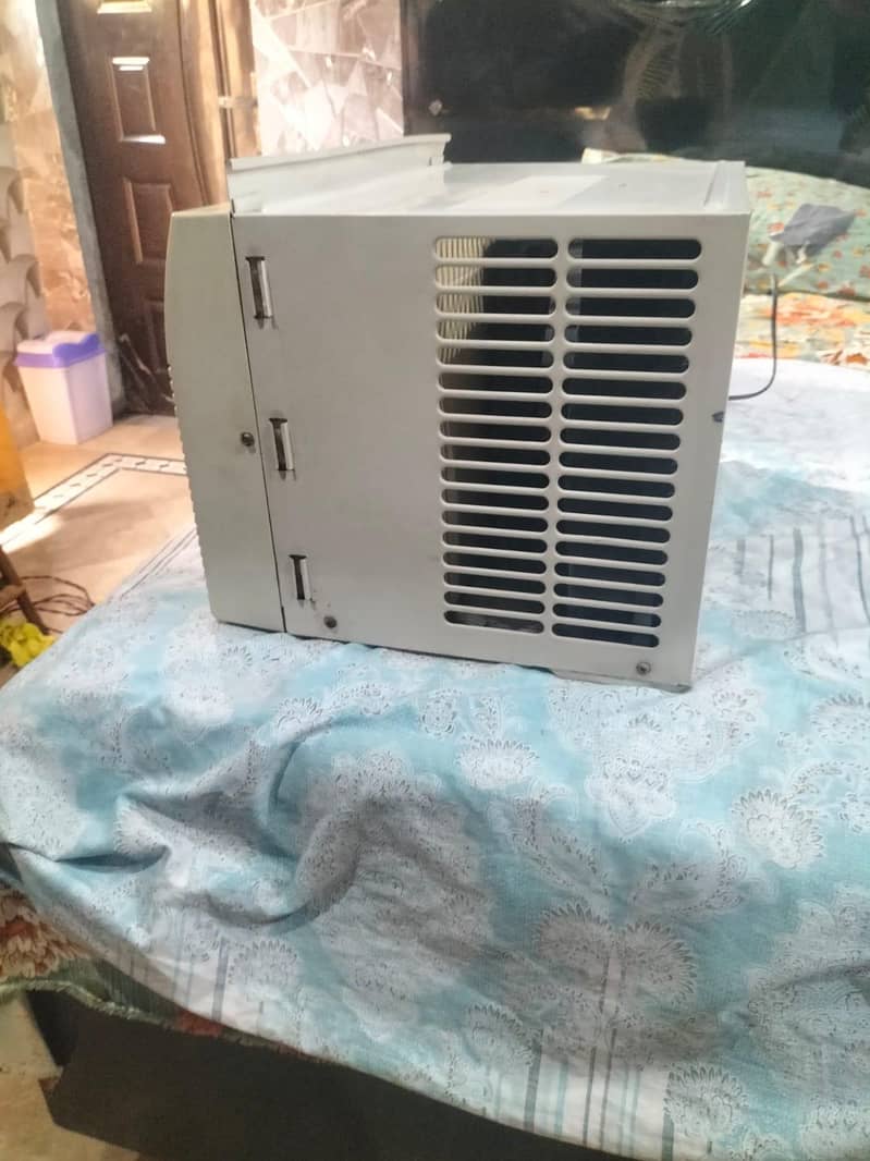 window ac 2