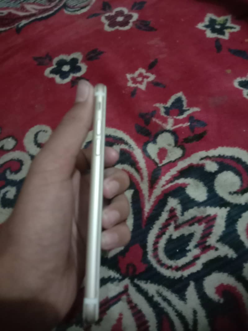 Apple iPhone 7 2