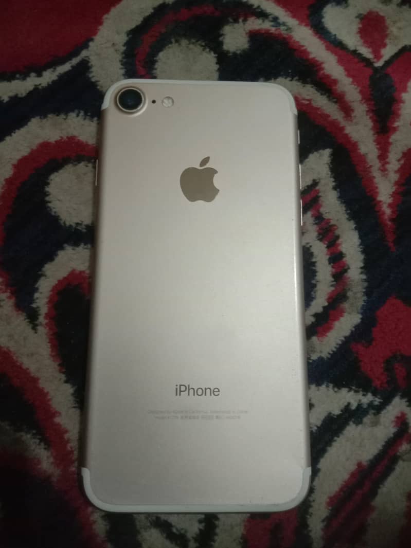 Apple iPhone 7 3