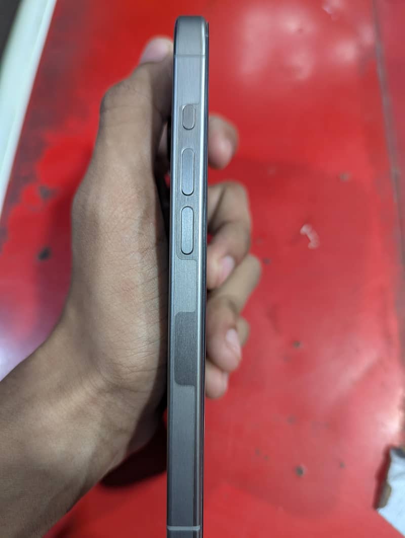 iPhone 15 pro 2