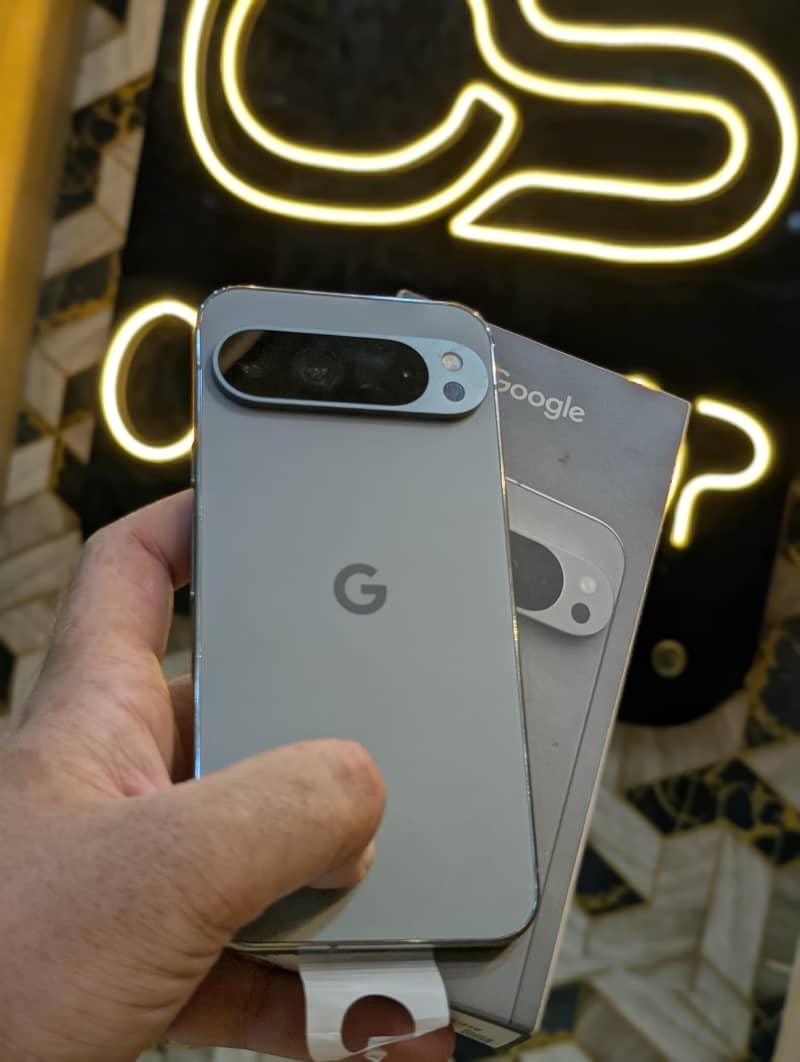 Google Pixel 7 4