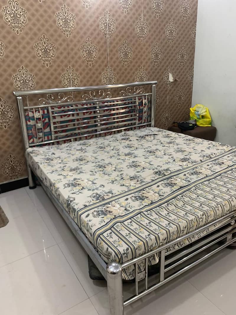 iron bed 2