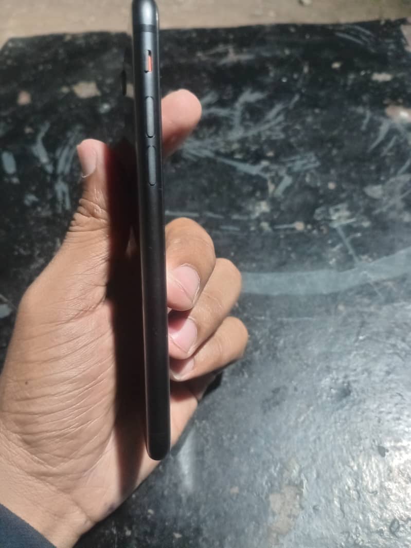 Apple iPhone 8 3