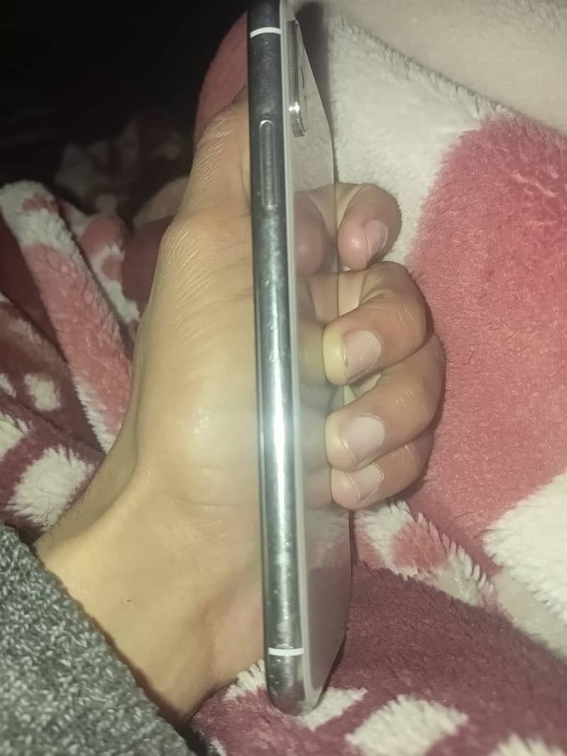 Apple iPhone X 3