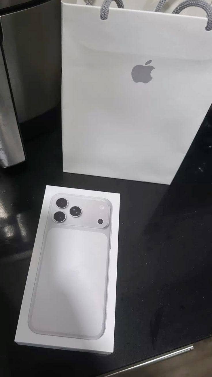 Apple iPhone 17 Pro Max 0
